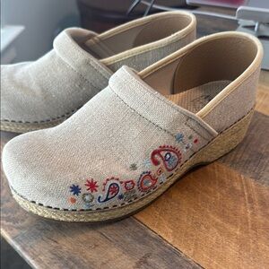 Embroidered Beige Clogs Dansko Professional
